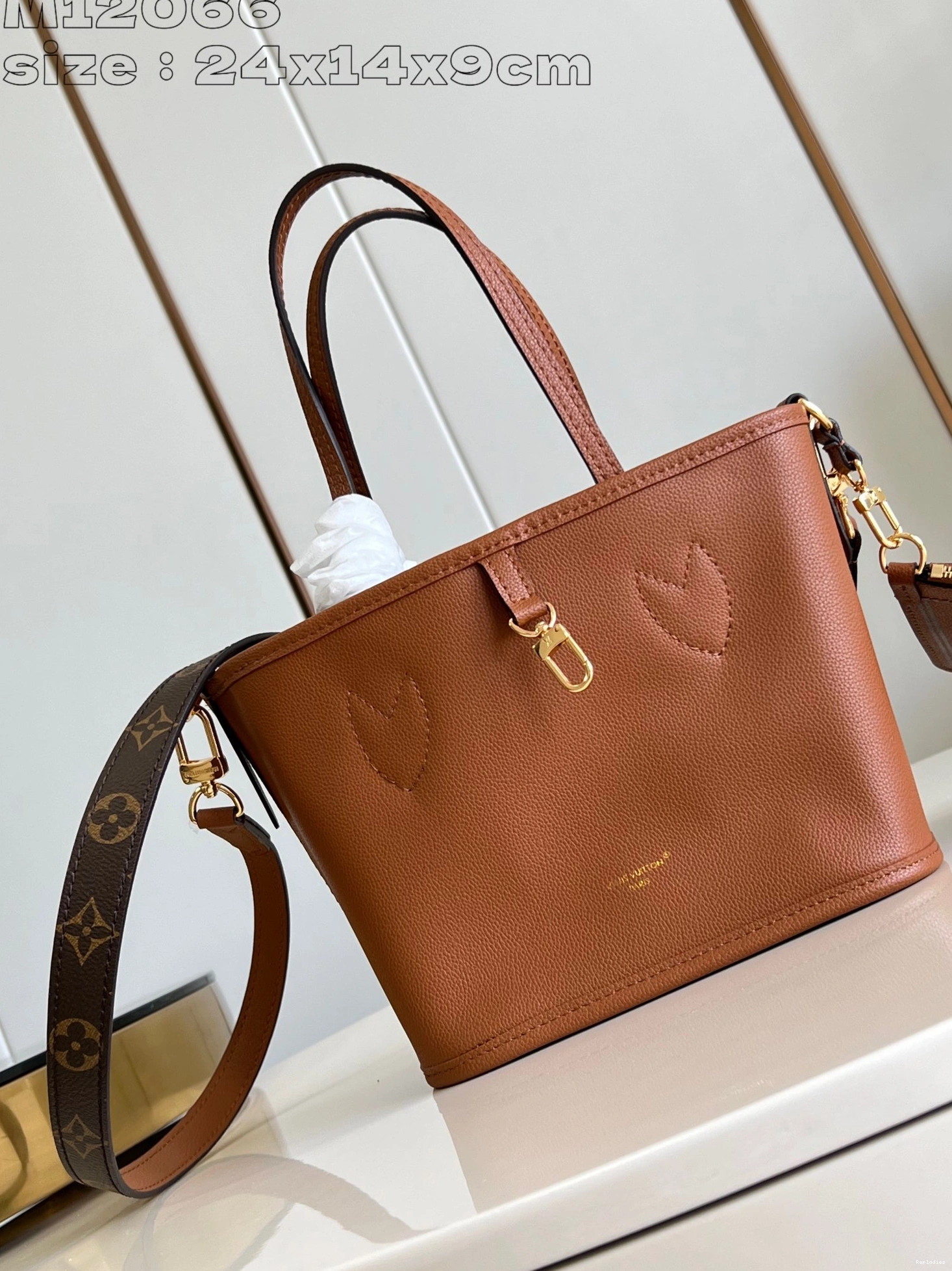 Inside LOUIS VUITTON Out Neverfull Bandoulière BB 0815
